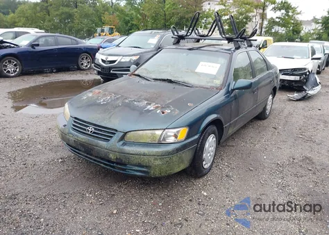 1997 Toyota Camry Ce/Le/Xle z USA, uszkodzony, nr VIN 4T1BG22K0VU127941